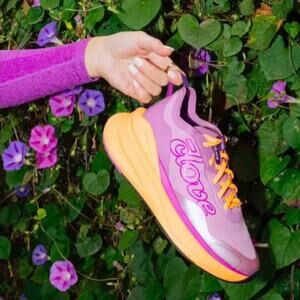 NIB! Clove Supercush Alto Nursing Sneaker in Orchid Haze Tangerine - W11 / M9.5